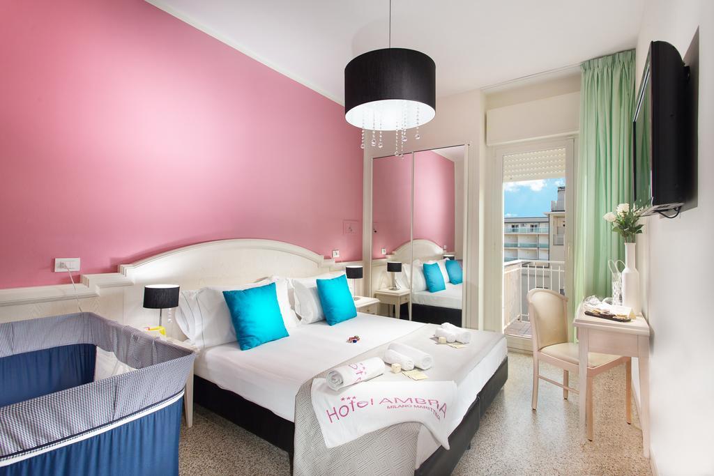 Hotel Ambra Мілано-Маріттіма Екстер'єр фото
