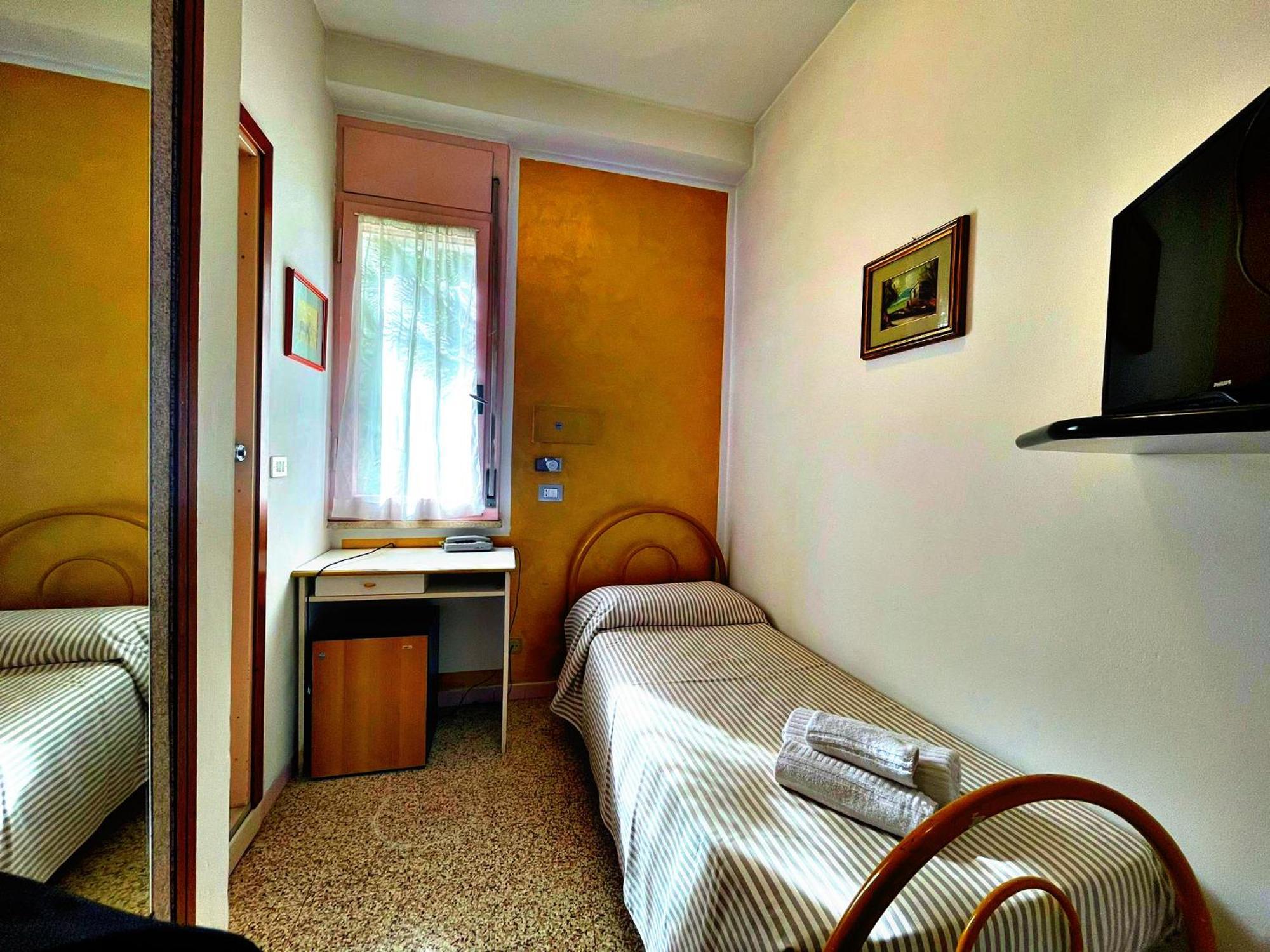 Hotel Ambra Мілано-Маріттіма Екстер'єр фото