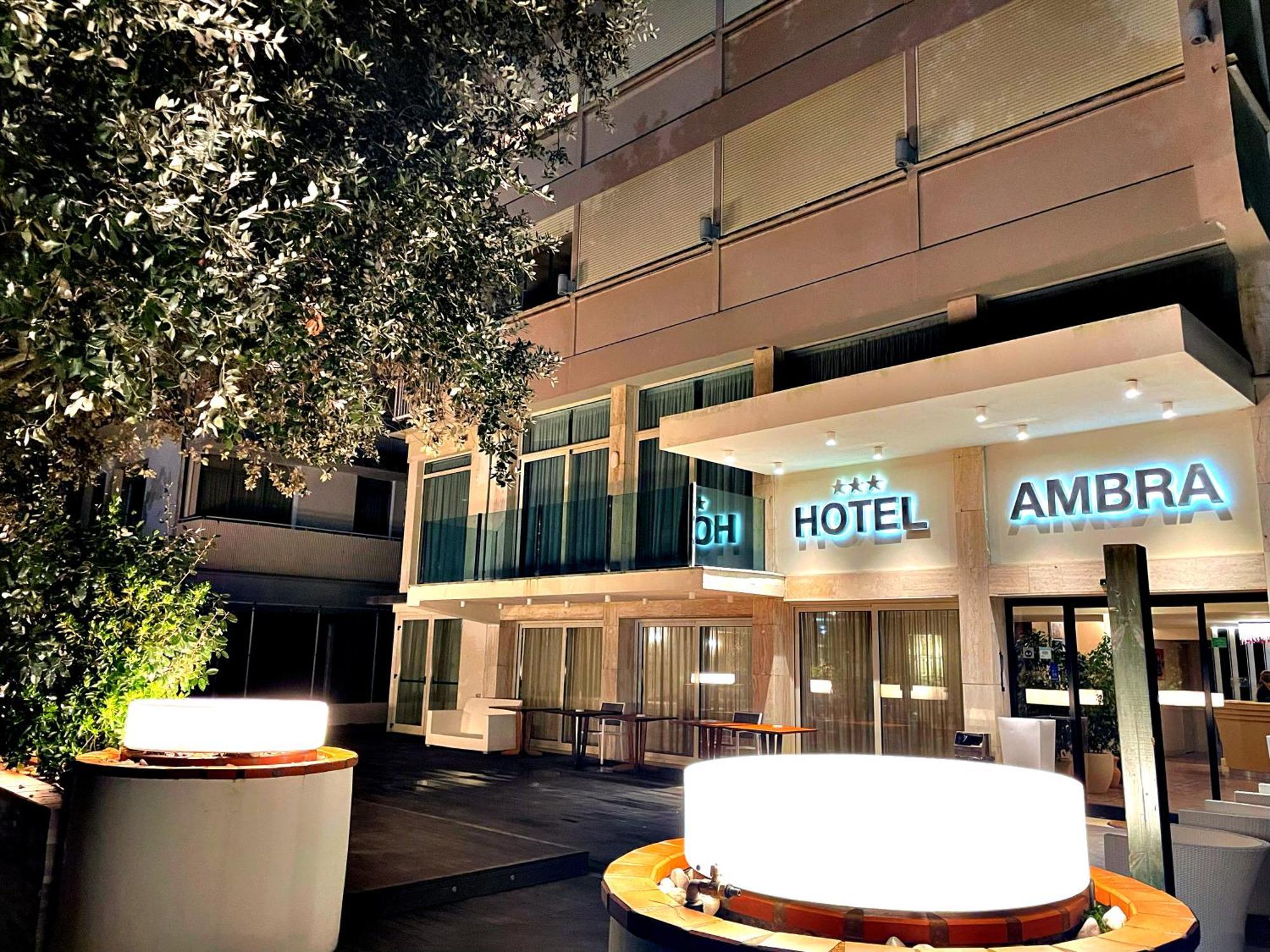 Hotel Ambra Мілано-Маріттіма Екстер'єр фото