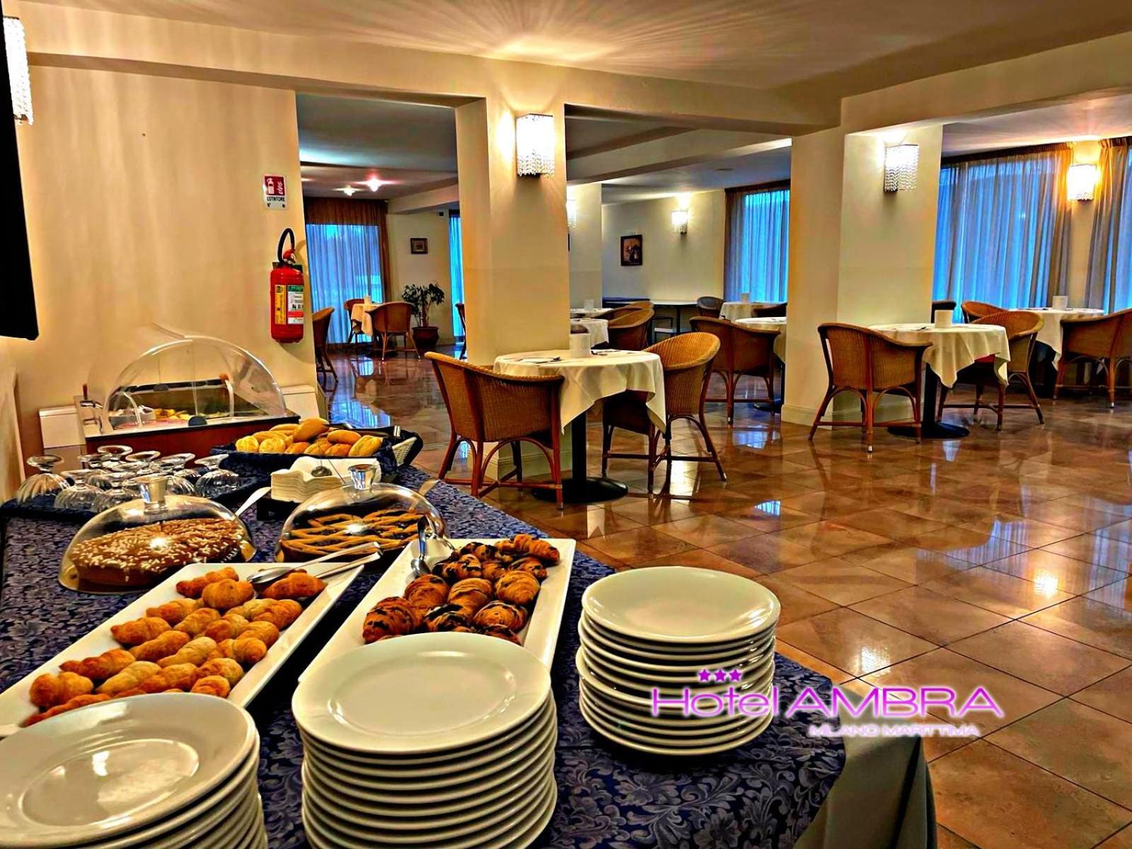 Hotel Ambra Мілано-Маріттіма Екстер'єр фото