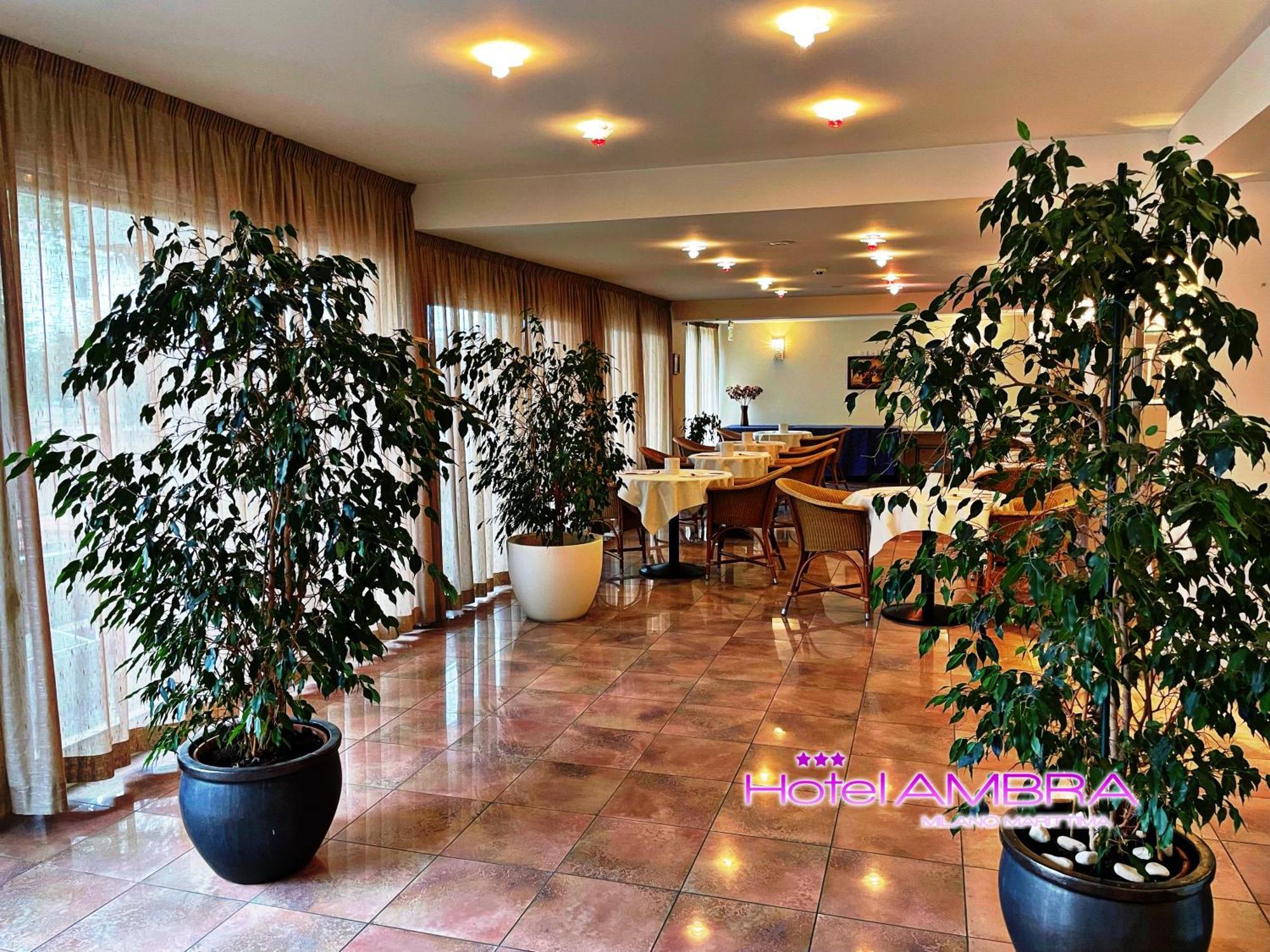 Hotel Ambra Мілано-Маріттіма Екстер'єр фото