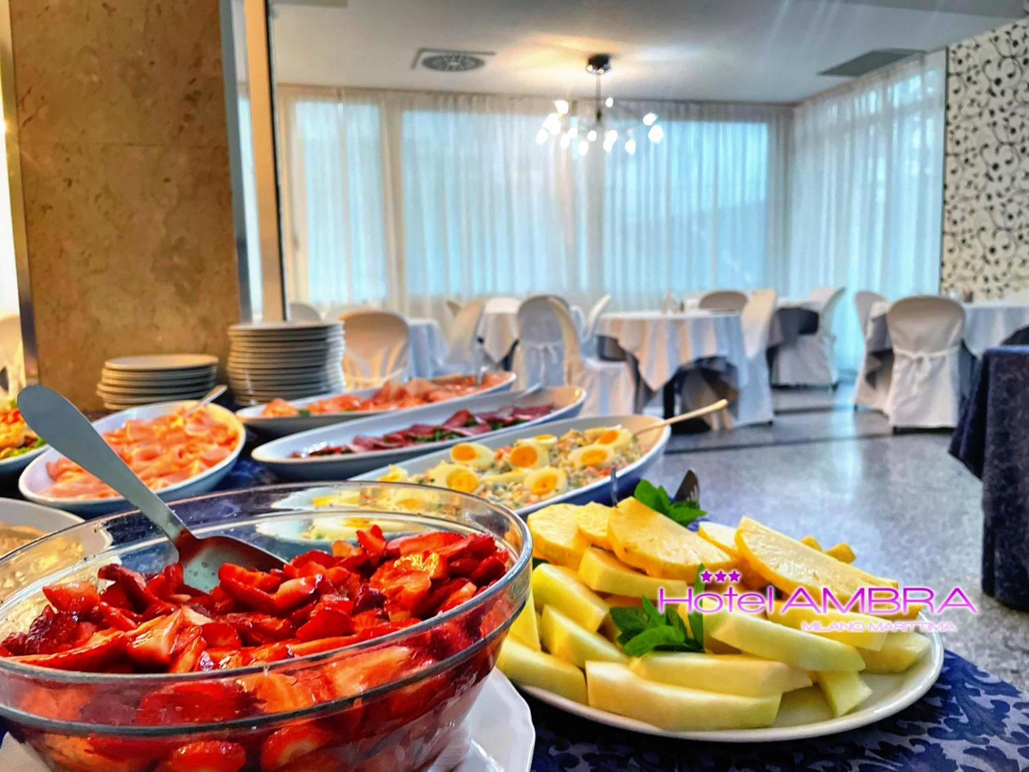 Hotel Ambra Мілано-Маріттіма Екстер'єр фото