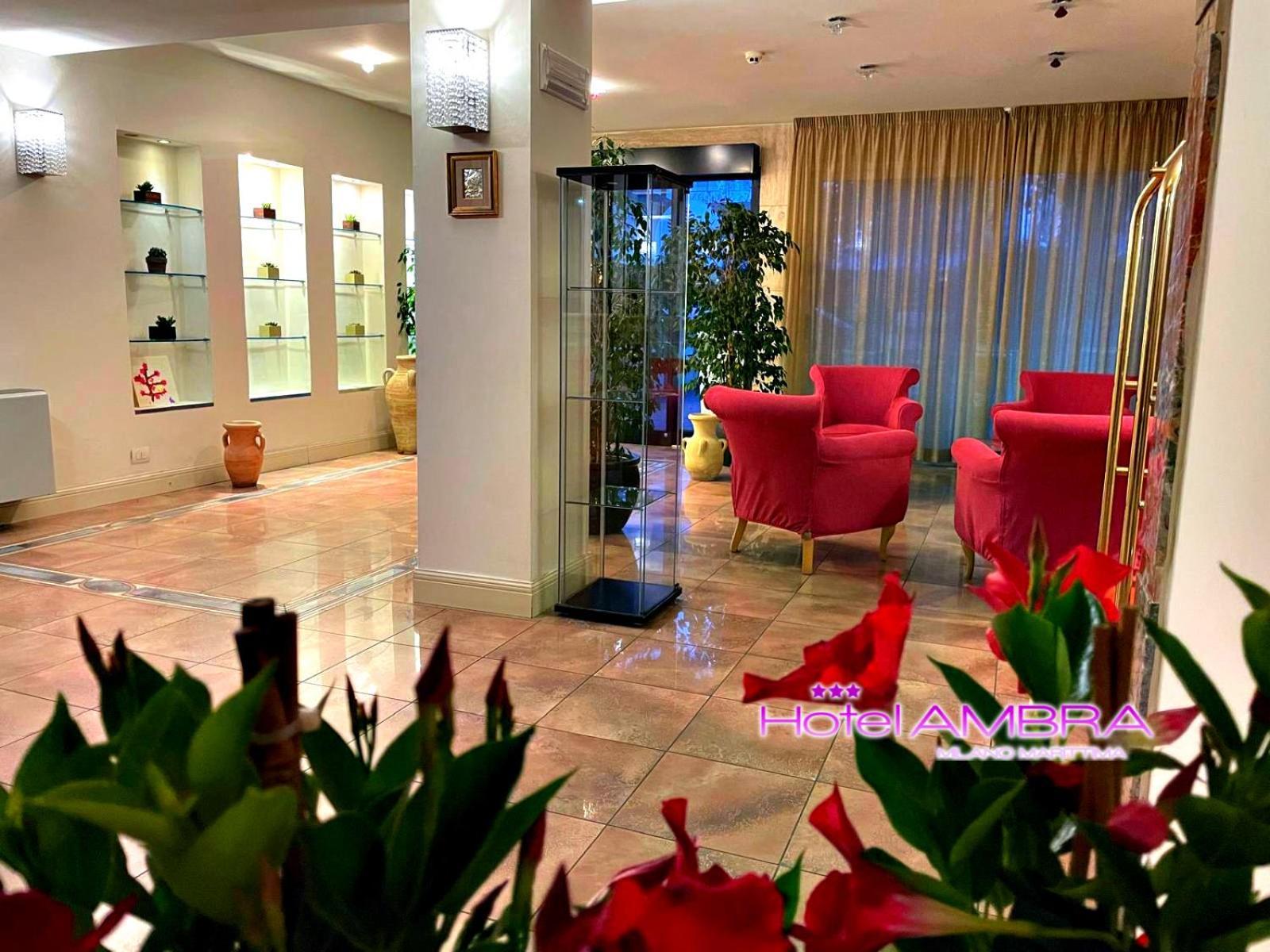 Hotel Ambra Мілано-Маріттіма Екстер'єр фото
