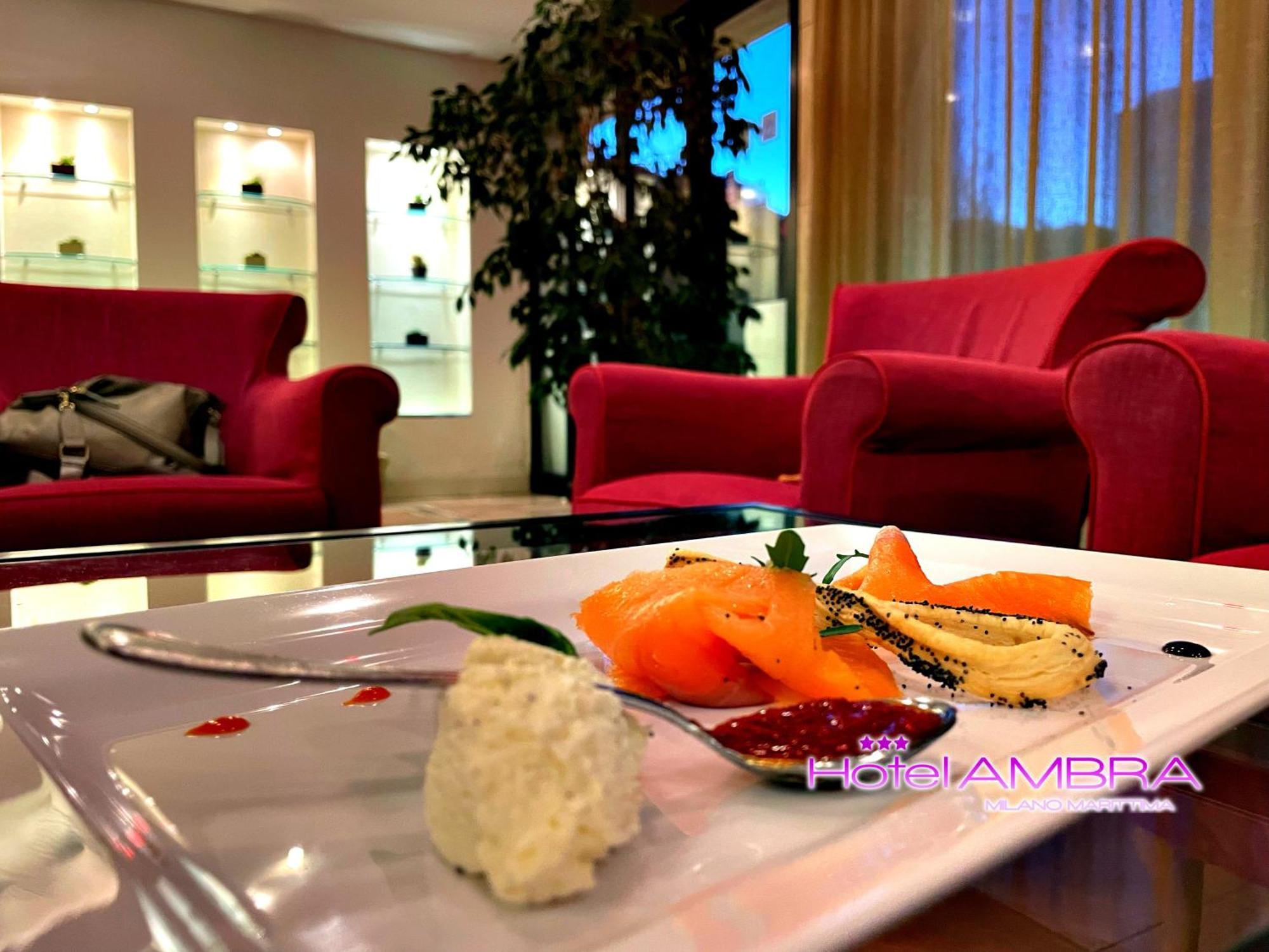Hotel Ambra Мілано-Маріттіма Екстер'єр фото