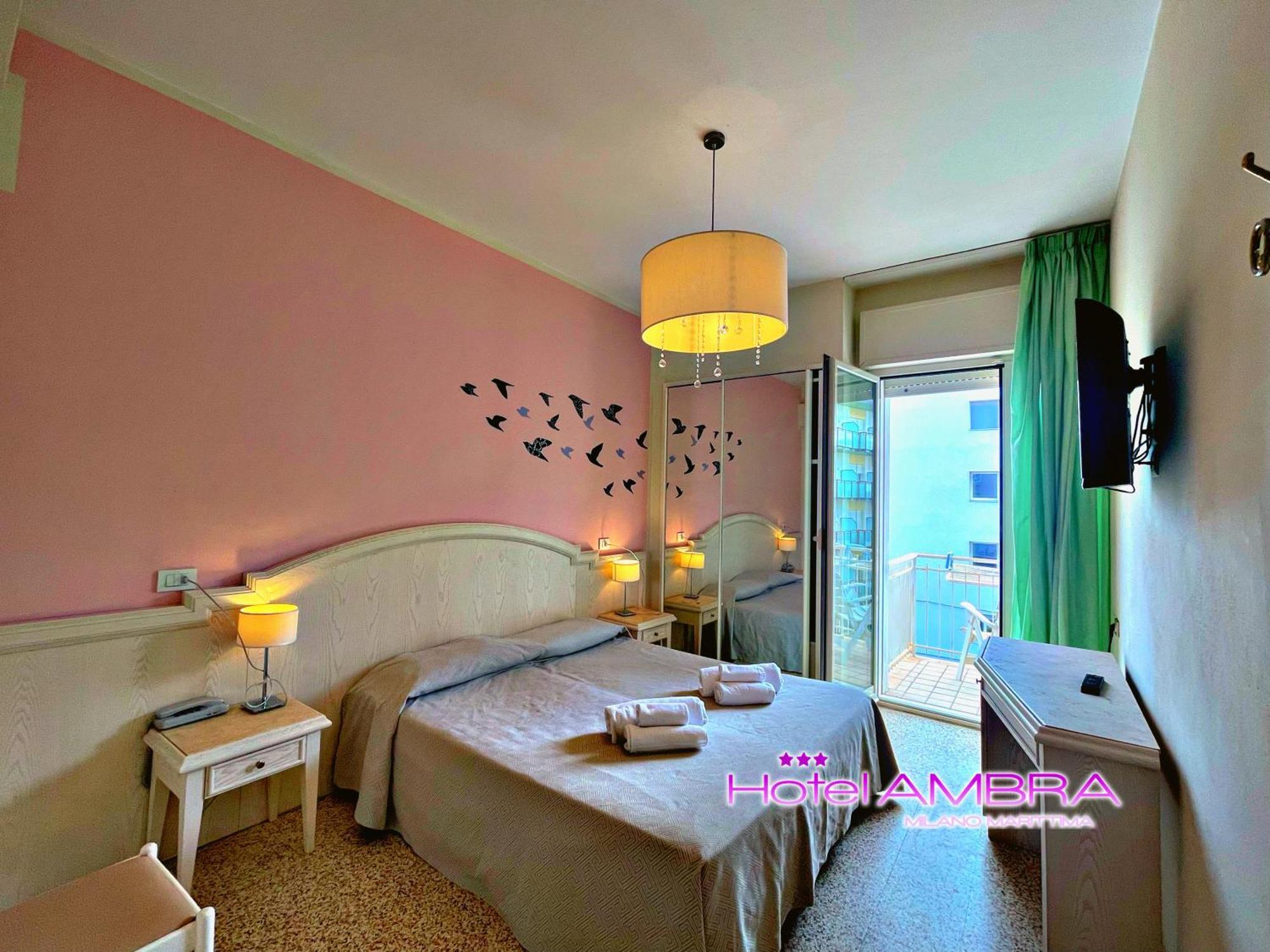 Hotel Ambra Мілано-Маріттіма Екстер'єр фото