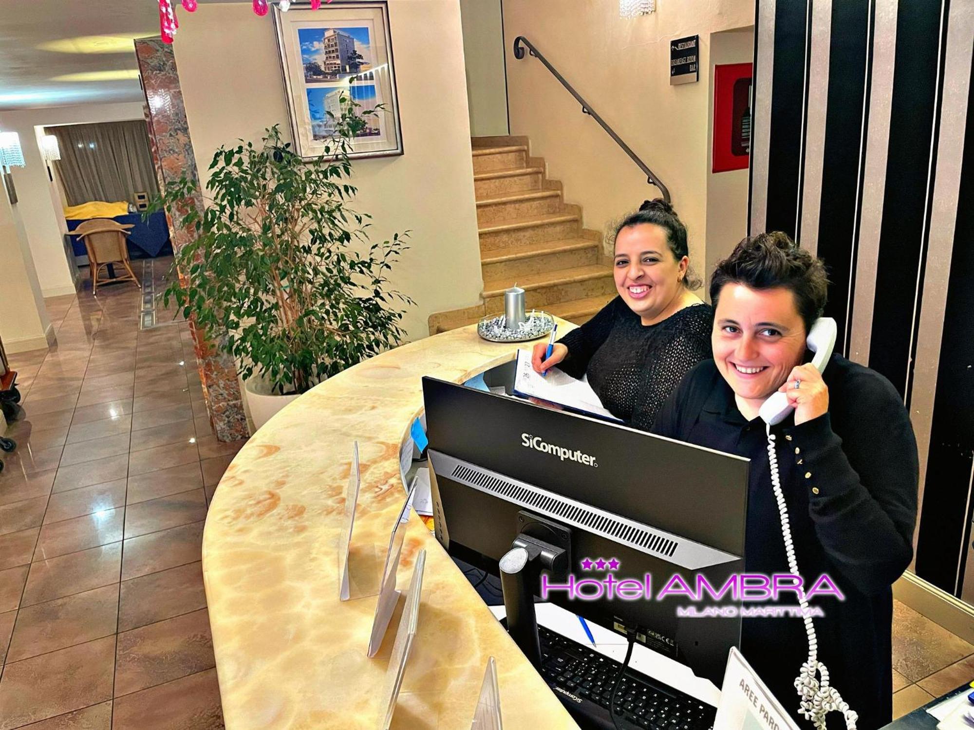 Hotel Ambra Мілано-Маріттіма Екстер'єр фото